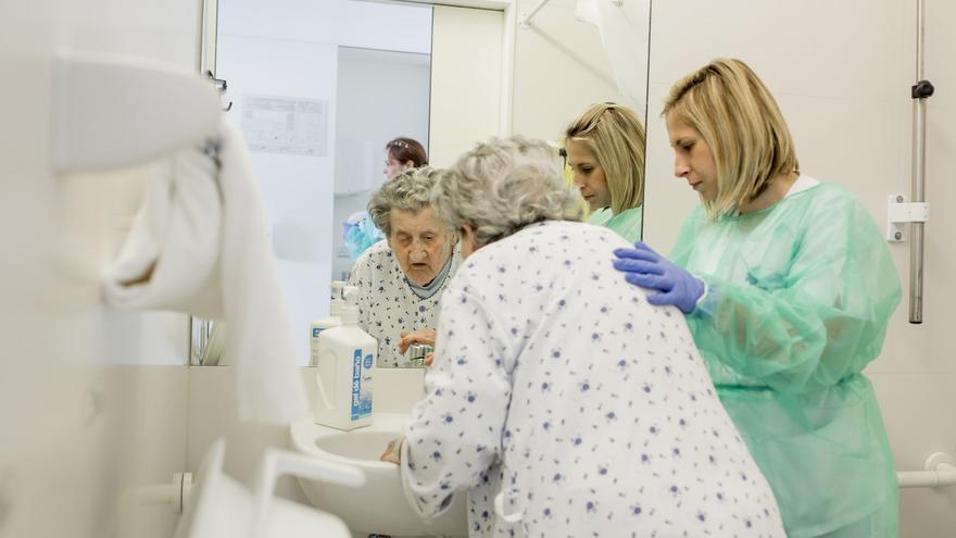 Colegio de Enfermería | «La pandemia ha afectado negativamente en los pacientes neurológicos»