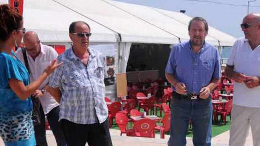 Critican una feria &quot;outlet&quot; a espaldas del comercio local