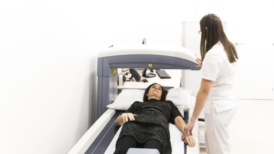 La densitometría ósea: la prueba clave para detectar la osteoporosis y prevenir fracturas