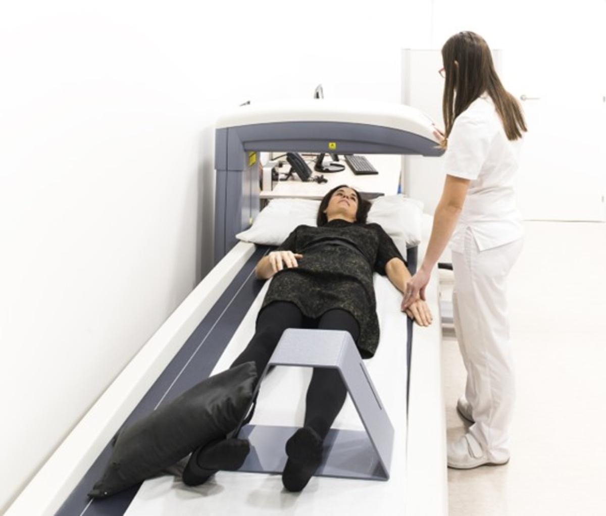 La densitometría ósea: la prueba clave para detectar la osteoporosis y prevenir fracturas
