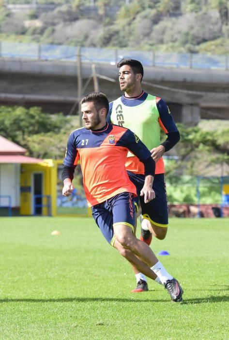 Entrenamiento UD Las Palmas en Barranco Seco ...