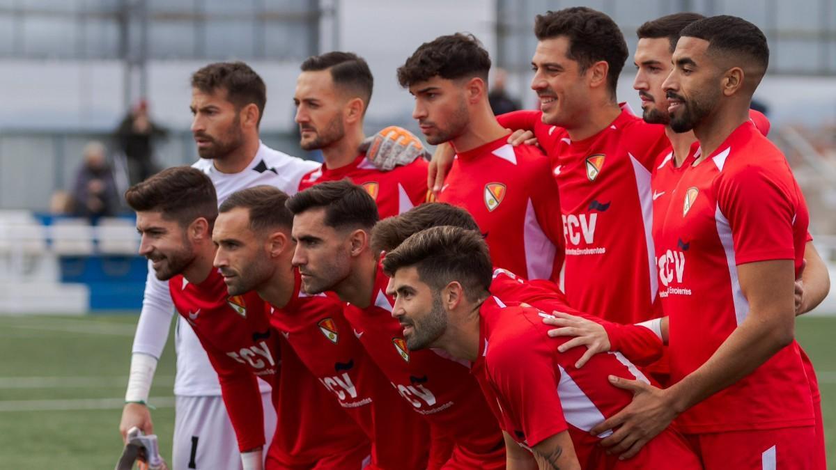 Formación del Terrassa en uno de los partidos en Ca n'Anglada