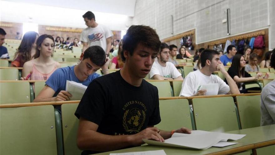 Las pruebas del Bachillerato para mayores de 20 años, mañana en toda Andalucía