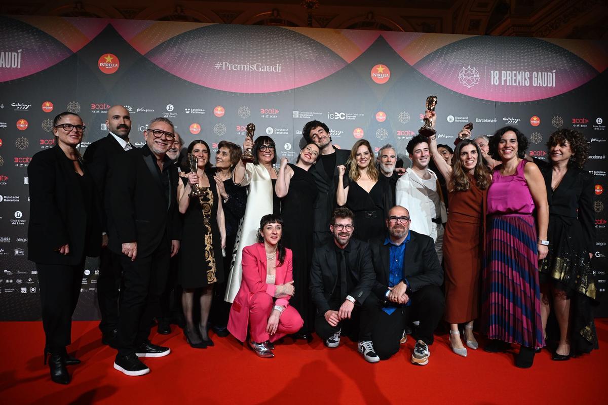 Ganadores de los Premis Gaudí 2026.- La directora Judith Colell (d) recibe el premio a la Mejor Película por 'Frontera', Ganadores de los Premis Gaudí 2026.- La directora Judith Colell (d) recibe el premio a la Mejor Película por 'Frontera',