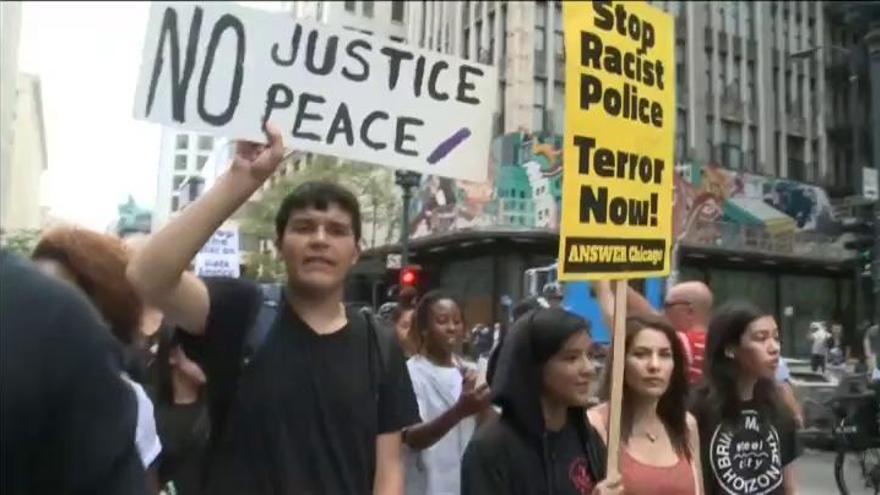 Nueva protesta contra la violencia policial en Chicago