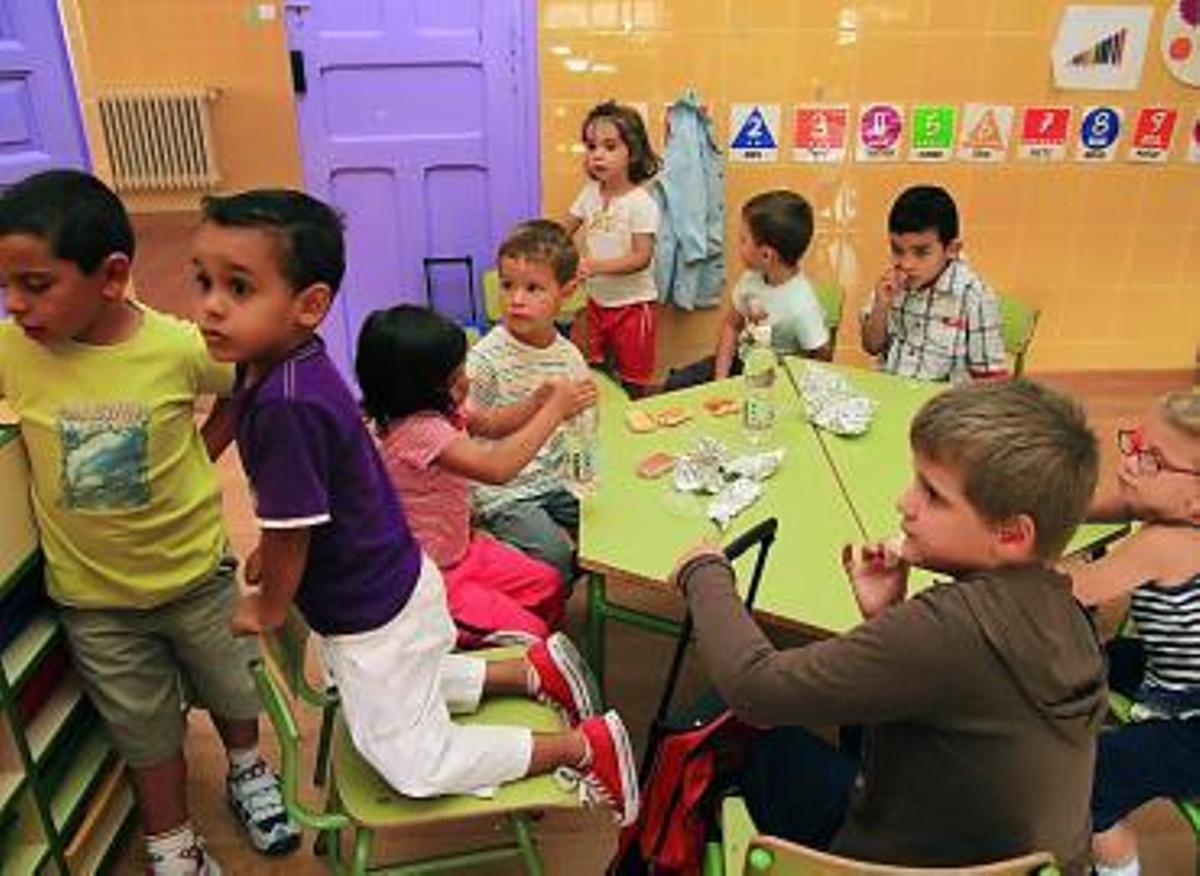La escuela de Venialbo rompe la tendencia en el medio rural y suma ocho niños más
