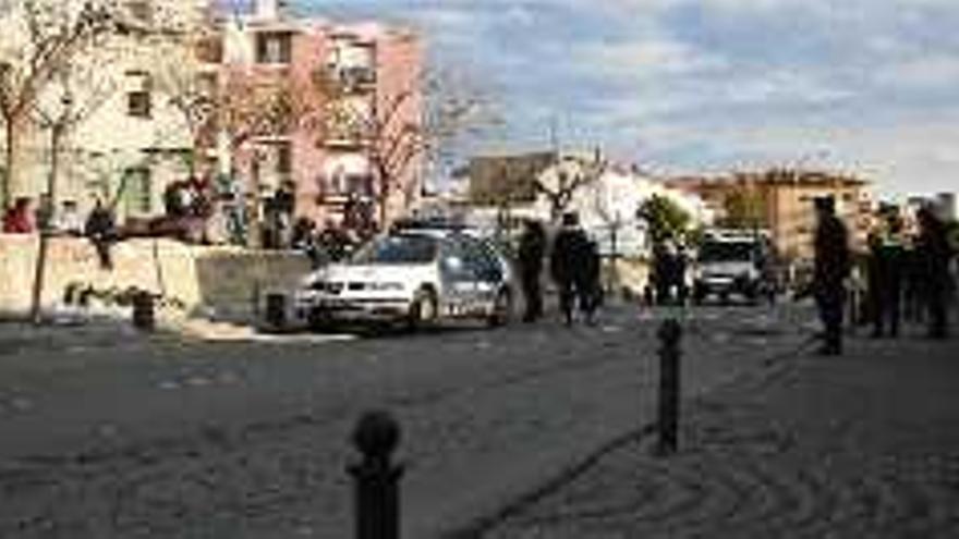 La carretera de Figueres a Llers que passa pel Bon Pastor de Figueres.