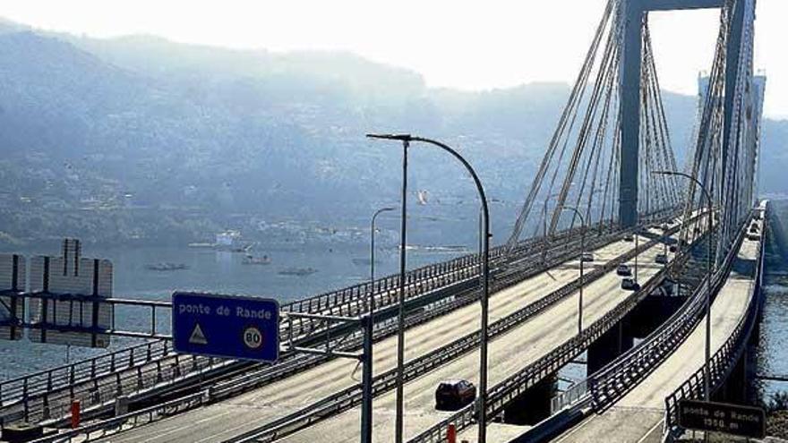 Una vista del puente de Rande desde Domaio, en el municipio de Moaña.  // Gonzalo Núñez