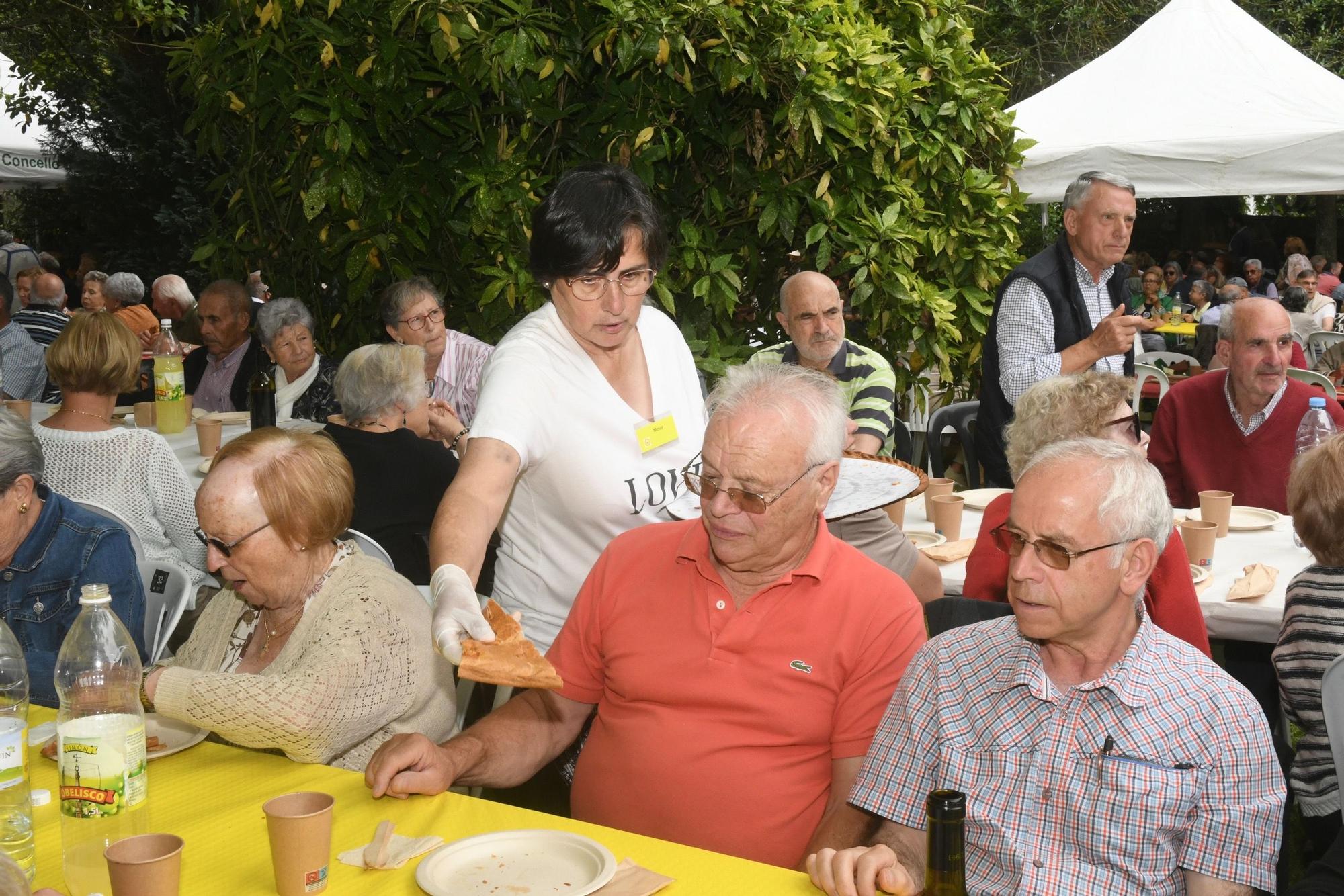 La Romería das Merendiñas congrega a más de un millar de vecinos en Oleiros