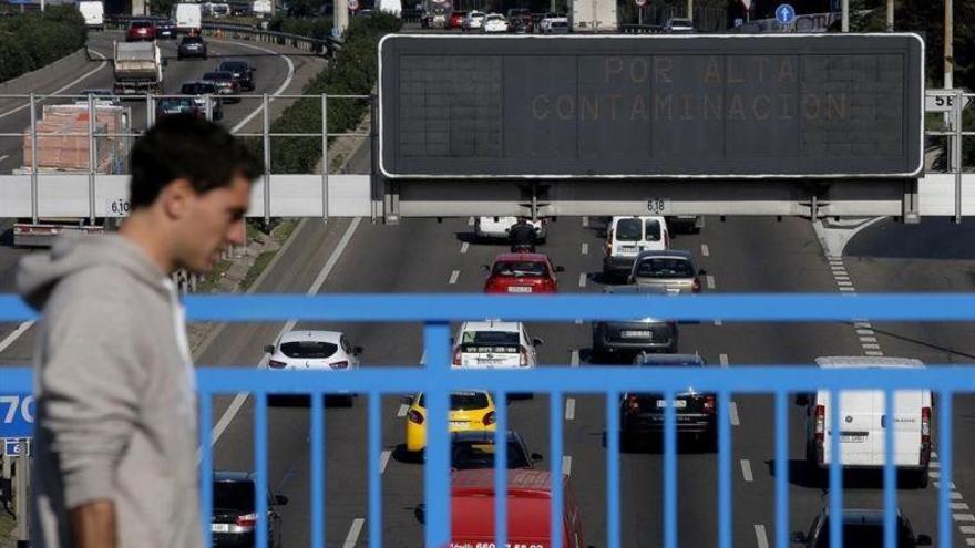 Madrid mantiene el procolo anticontaminación este domingo: velocidad limitada en la M-30 y accesos