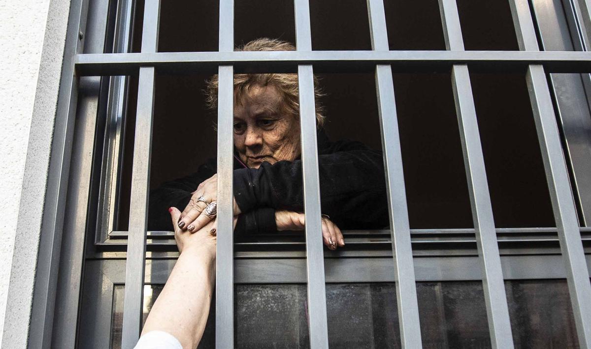 Tensión en Alicante por el desahucio a una pensionista en una vivienda propiedad de un fondo buitre