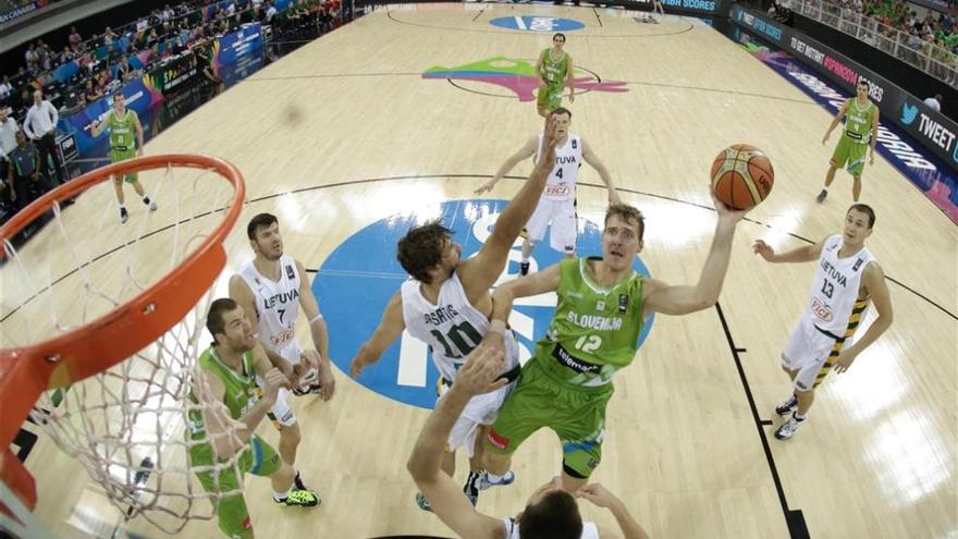 Zoran Dragic lideró a su selección en los cuartos de final ante la República Dominicana.