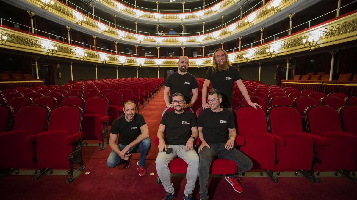 Los impulsores del I Festival Internacional de Magia Ciudad de Zaragoza han presentado este miércoles el nuevo certamen en el Teatro Principal.