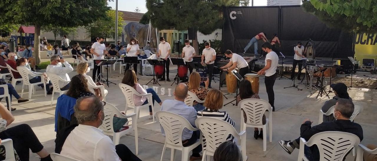 Uno de los grupos de percusión que abrió el ciclo el día 6.