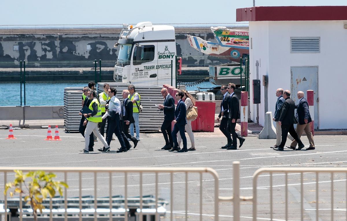 Visita de la tercera comisión del Vaticano al puerto de Santa Cruz de Tenerife Visita de la tercera comisión del Vaticano al puerto de Santa Cruz de Tenerife