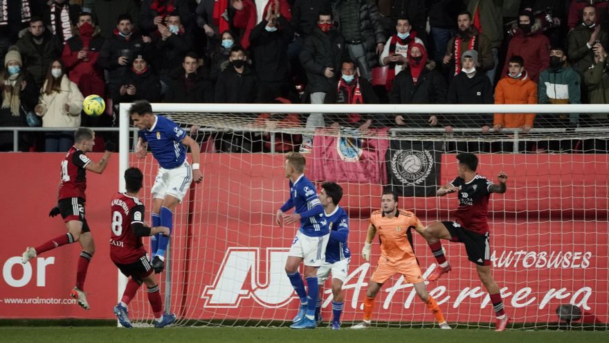 La opinión sobre el Sporting y el Oviedo: La rueda del hámster