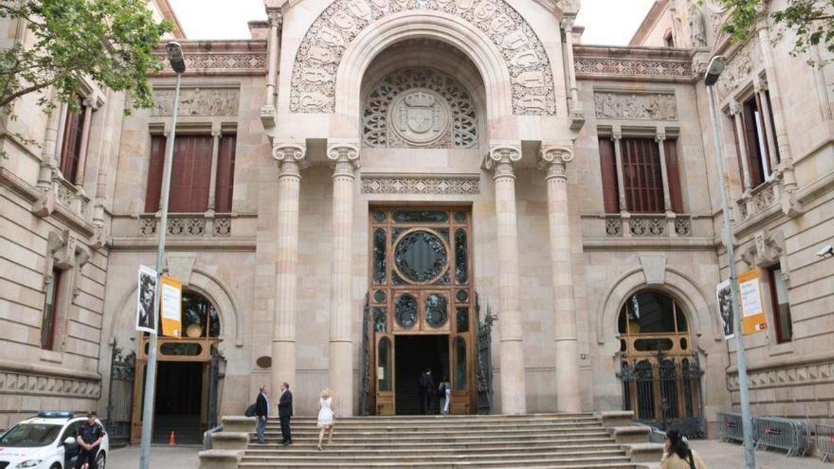 La façana de l’Audiència de Barcelona