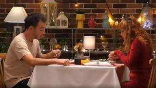 Dos aragoneses protagonizan la cita más espiritual de First Dates: abrazos a árboles e infidelidades perdonadas