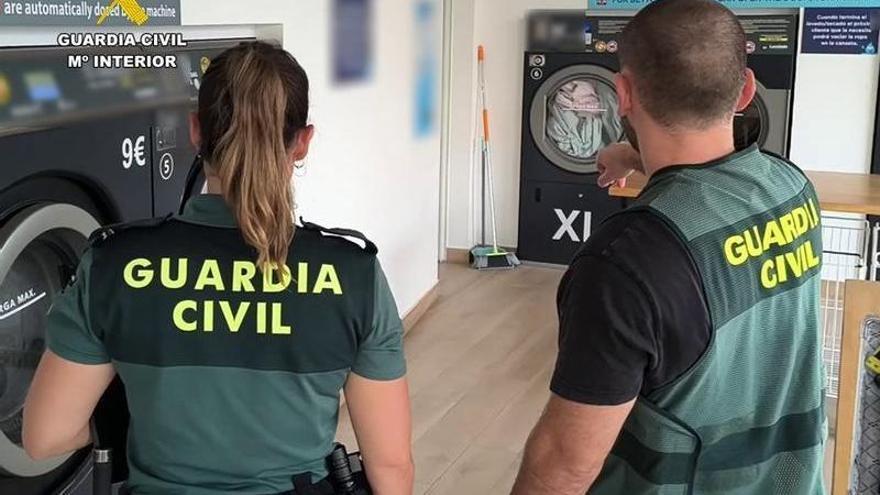 Tres detenidos por robar más de 4.000 euros en lavanderías autoservicio de la Marina Alta