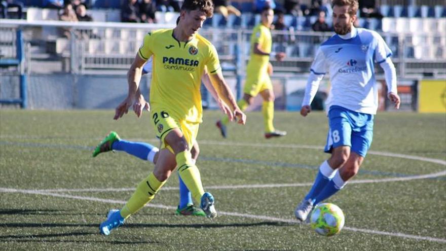 El Villarreal B falla en las áreas y pierde en el campo del colista