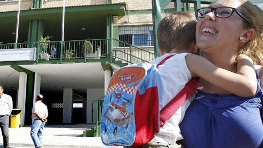 El colegio de Los Prados reabrió ayer tras las obras.