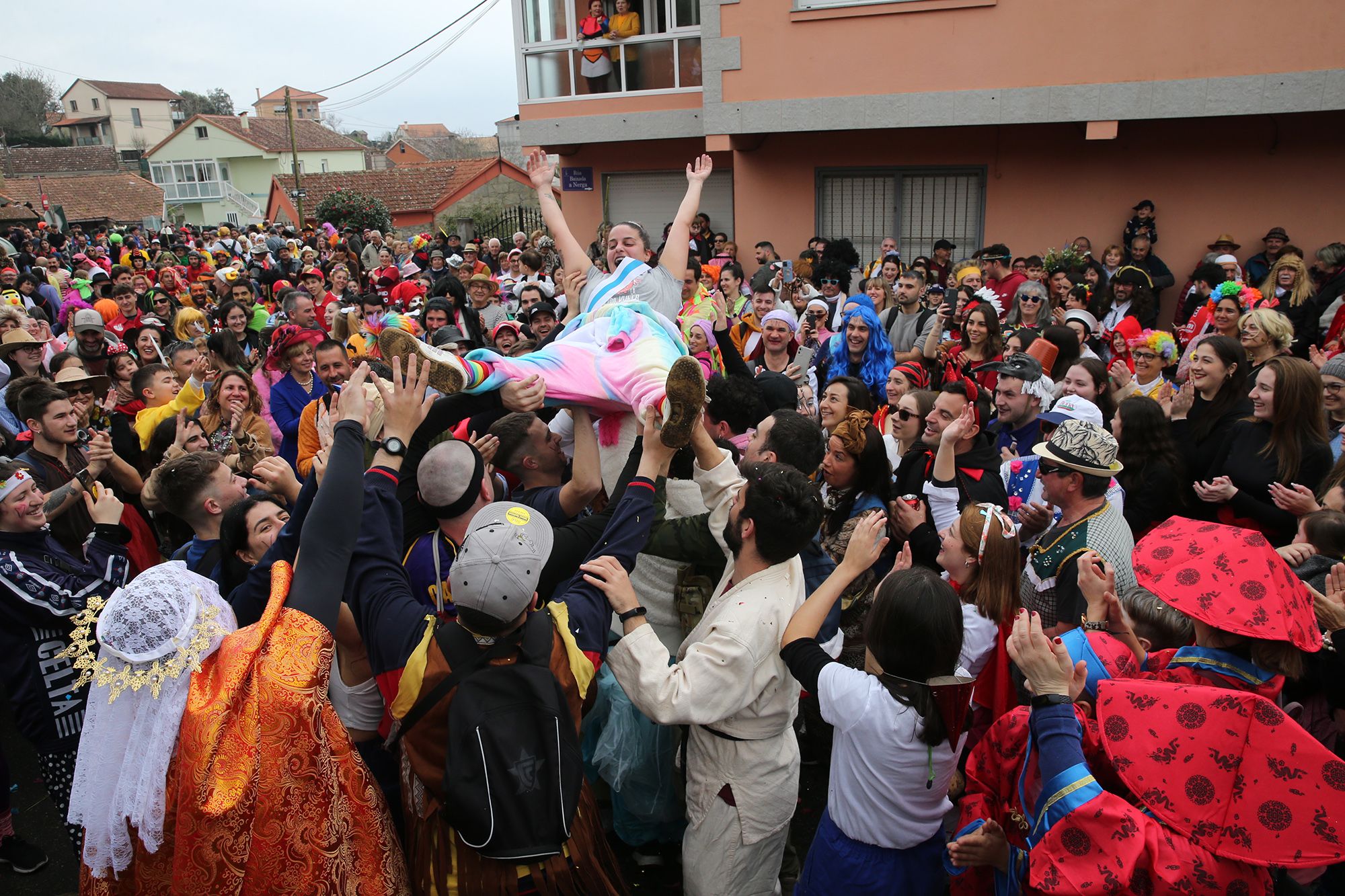 Búscate en las fotos del fin de fiesta del Entroido de O Hío