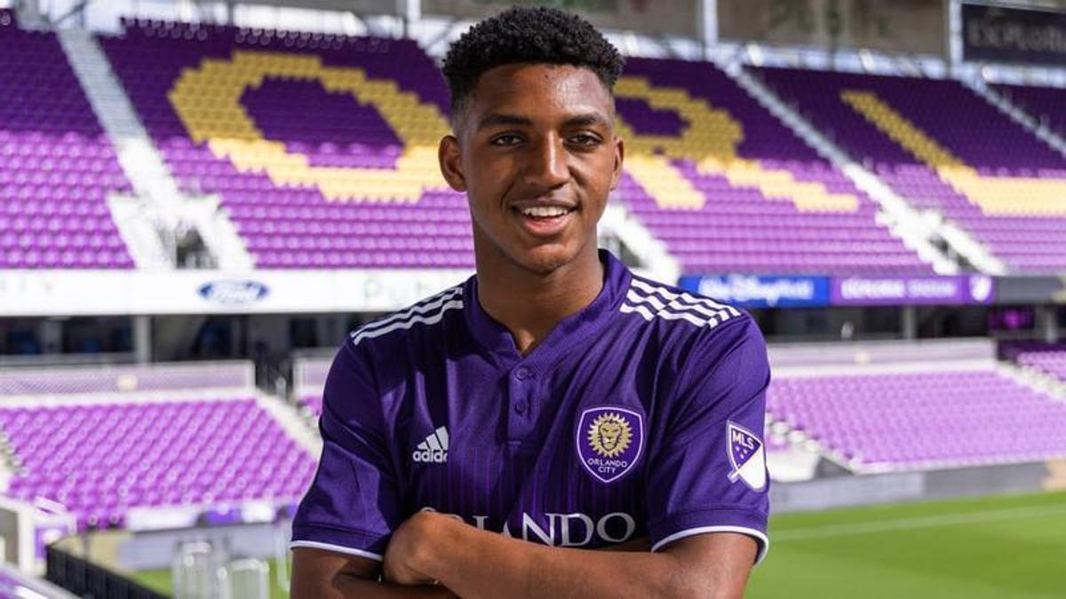 Alex Freeman, con la camiseta del Orlando City