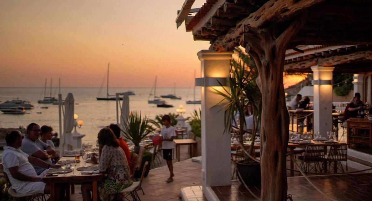 La esencia de Ibiza en el restaurante Ca’s Milà | CA’S MILÀ