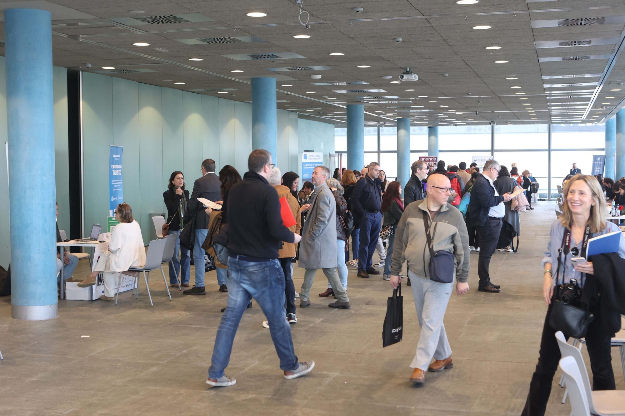 Feria de empleo Encontros 45+ en Palexco