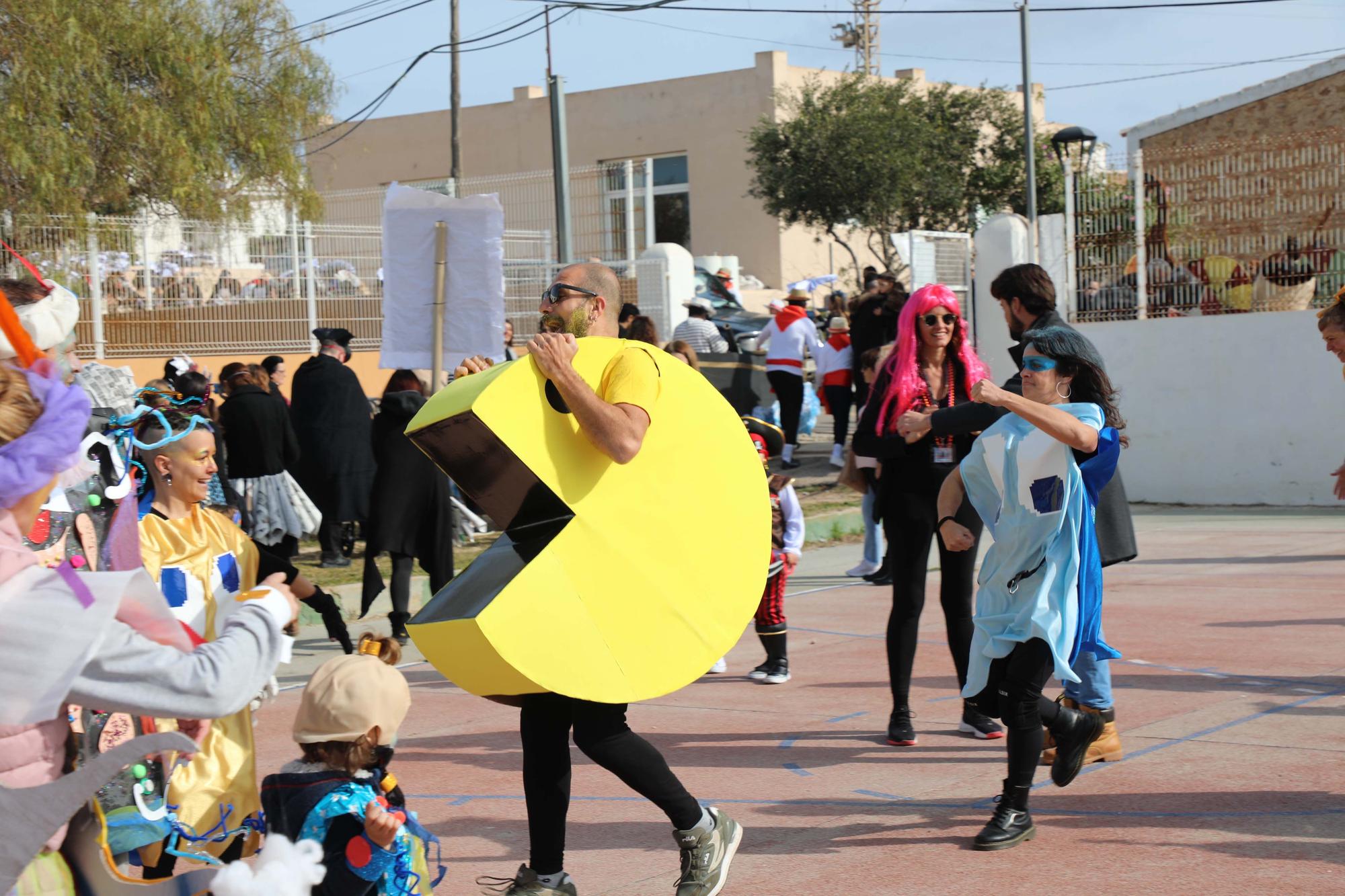 Todas las imágenes de la rúa de Carnaval en Formentera 2023