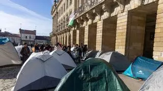 Políticas de vivenda e acampada no Obradoiro: novo enfrontamento entre Verea e Sanmartín