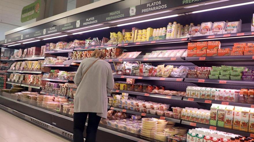 Los supermercados se convierten en los nuevos bares con otro acelerón del 15% en las ventas de platos preparados en Galicia