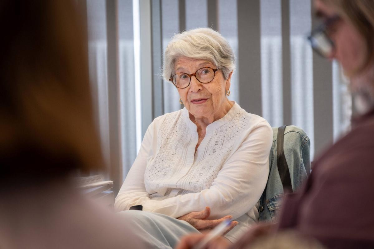 Carme, voluntària amb 89 anys: "El meu criteri és que la persona gran mai perdi l'ànim de créixer"