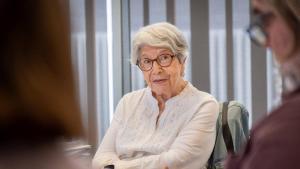 Carme, voluntària amb 89 anys: "El meu criteri és que la persona gran mai perdi l'ànim de créixer"