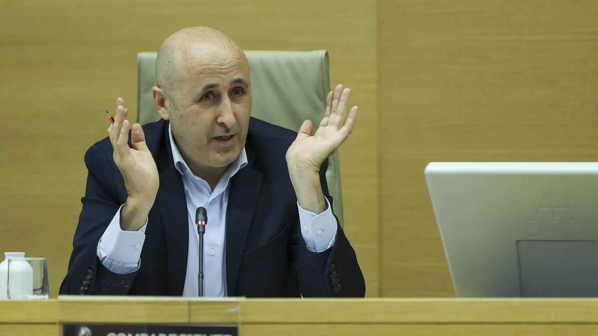 El presidente de la CHJ, Miguel Polo, en la comisión que investiga la dana del 29 de octubre de 2024