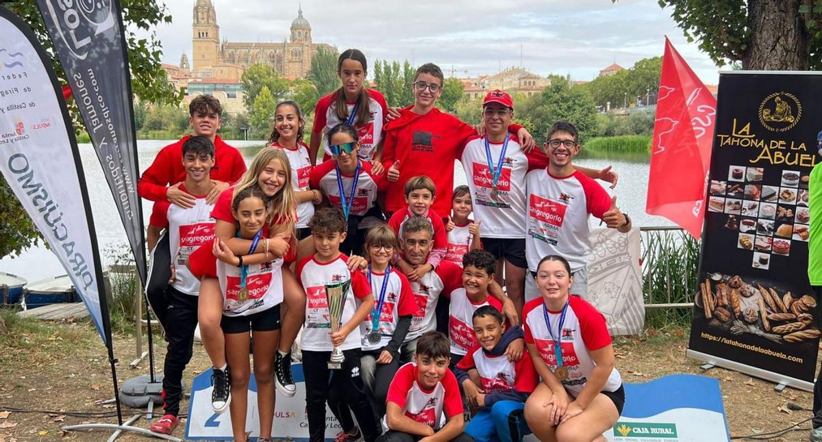 Foto de familia del Piragua Ciudad de Zamora. | CEDIDA