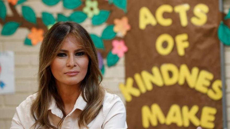 Trump trata de lavar su imagen enviando a Melania a los refugios de niños en la frontera