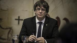 Carles Puigdemont durante una reunión de Govern.