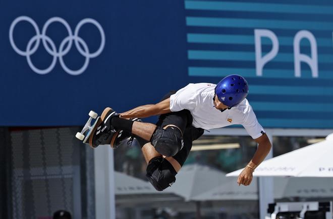 Danny Leon compite en skate en las finales de la modalidad park