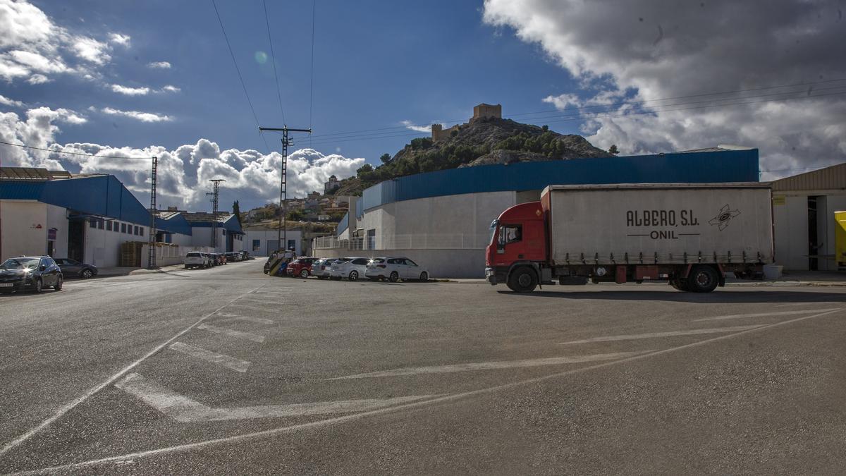 Otra imagen del polígono que se renovará, situado junto a la entrada norte a Castalla.