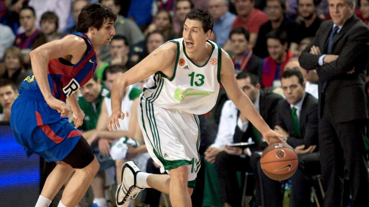 Ricky Rubio defiende a Diamantidis ante la mirada de Obradovic
