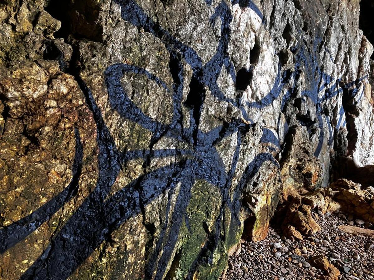 Otra de las pintadas realizadas por los incívicos