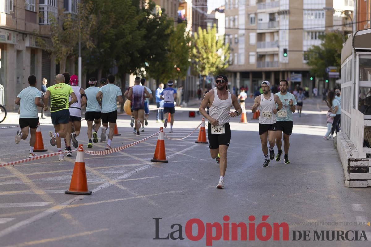 Carrera '10K Assota por ti' en Caravaca (salida y giro primera vuelta)