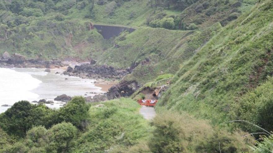 Comienzan 
 las obras para 
 la reparación 
 del saneamiento 
 en El Tranqueru