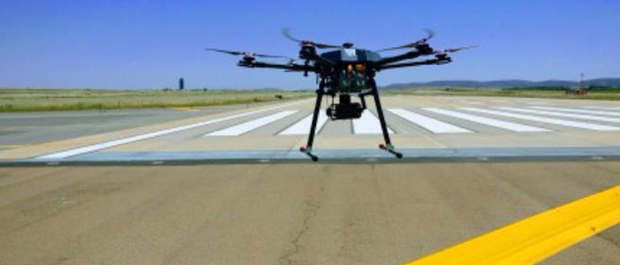 Un &#039;ala&#039; de drones vela por los aeropuertos