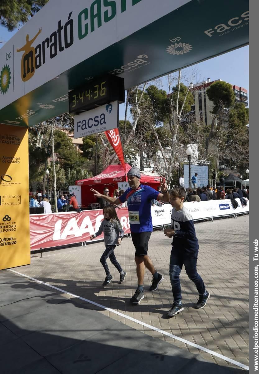 Atletas en el IX Marató BP de Castellón