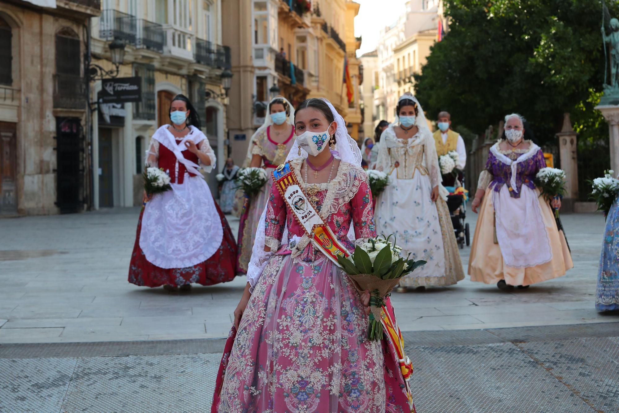 Búscate en la ofrenda por la calle caballeros de las 17:00 a las 18:00