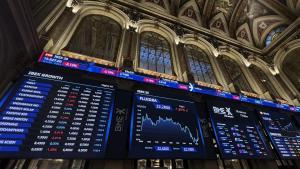 El IBEX 35 se mantiene prácticamente plano tras la apertura y cae un leve 0,02 %