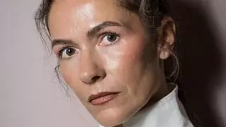 Isabel Auernheimer, maquilladora: “A partir de los 50, mi truco de maquillaje para pieles maduras es no utilizar corrector, sino aplicar un pelín más de fondo de maquillaje en las zonas que quiero corregir, como las ojeras o las aletillas de la nariz”