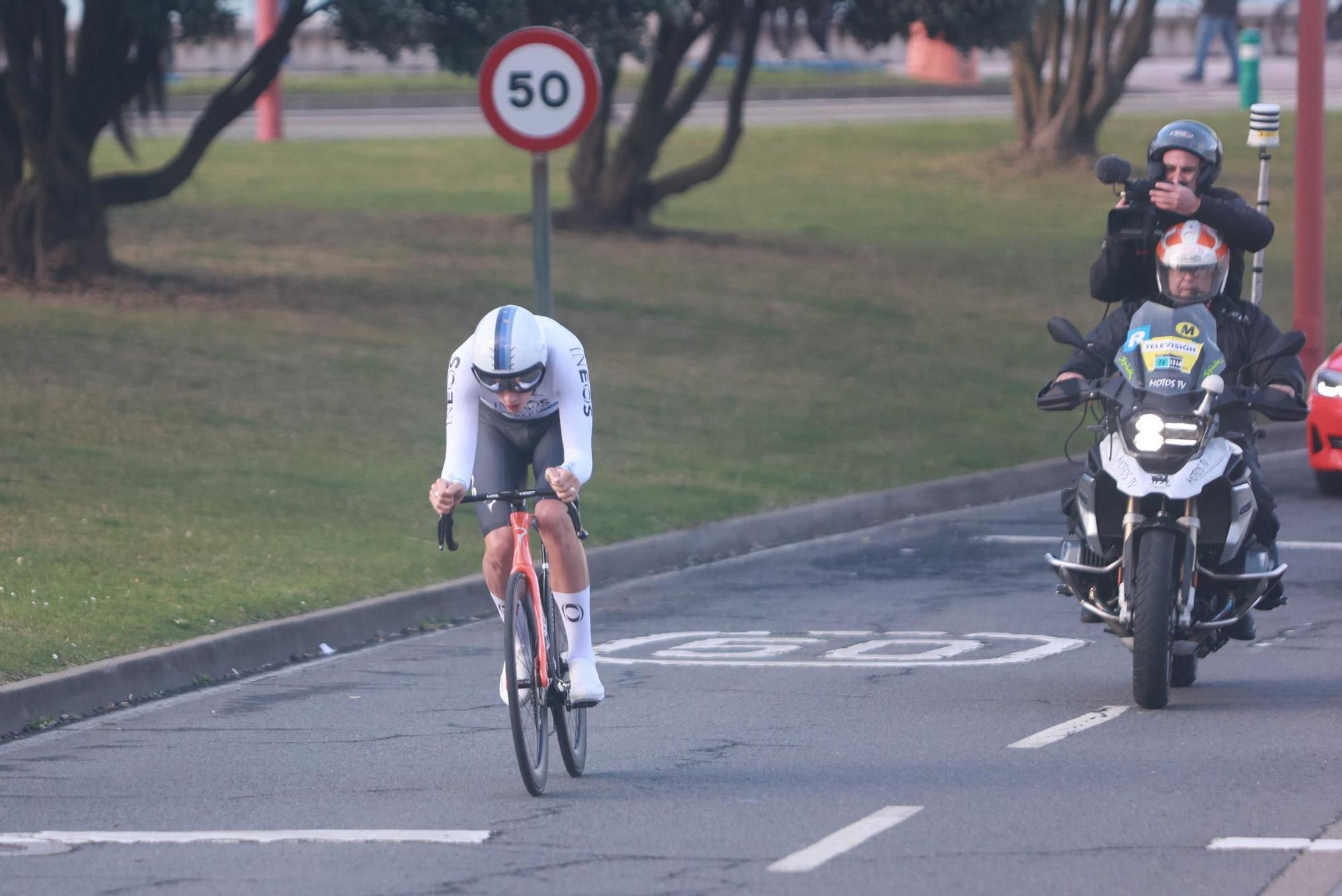 El joven corredor Joshua Tarling se impone en la contrarreloj inaugural de O Gran Camiño en A Coruña